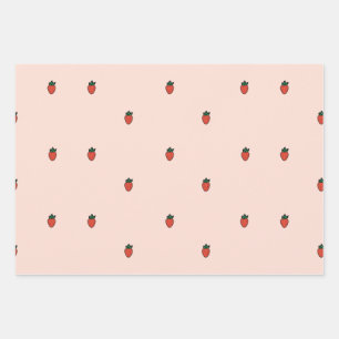 Petites fraises mignonnes sur papier d'emballage r