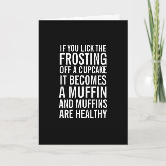 Petits gâteaux dans la carte d'anniversaire drôle