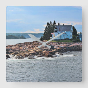 Phare du port d'hiver, horloge du Maine