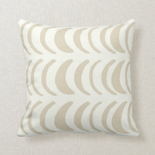 Phases de lune coussin dans un décor de pépinière