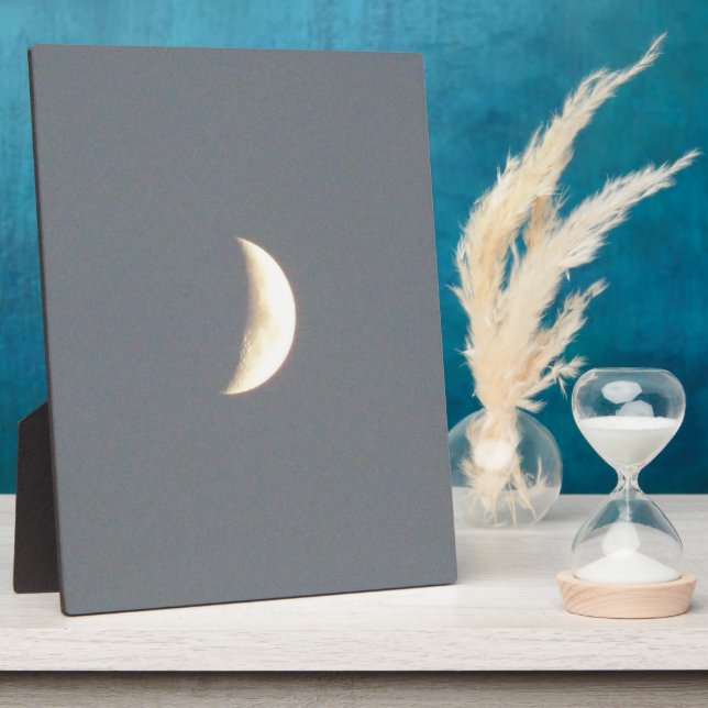 Photo Belle lune de croissant de cire à la plaque de Dus (Côté)