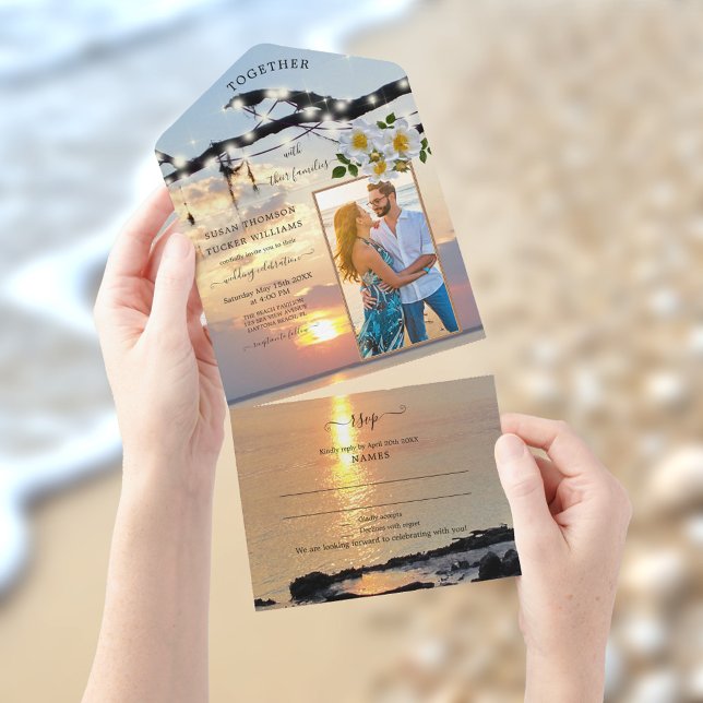 Photo côtière tout en un Faire-part de mariage (All in one beach wedding invitation featuring your own photo framed by a coastal sunset)