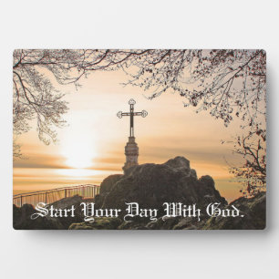 Photo Croix avec plaque brillante de table solaire avec