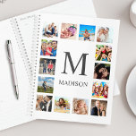 Photo Custom Family Collage Personnalité de White<br><div class="desc">Créez votre propre collage photo personnalisé de 14,  planificateur avec vos images personnalisées sur un simple arrière - plan blanc moderne. La face du planificateur comporte également votre monogramme et votre nom. Ajoutez vos photos,  designs ou oeuvres d'art préférés pour créer quelque chose de vraiment unique.</div>