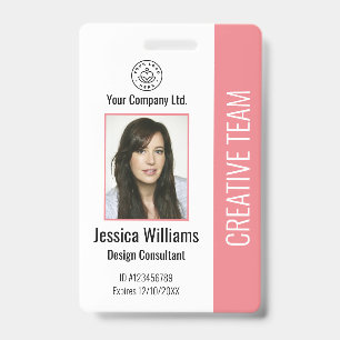 Photo de badge d'identité d'employé rose avec logo