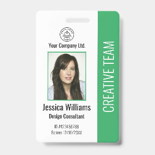 Photo de badge d'identité vert de l'employé avec l