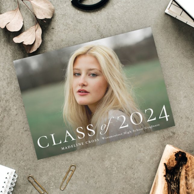 Photo de classe élégante de fin d'études (Elegant Class of 2024 Photo Graduation Announcement Magnetic Card.)