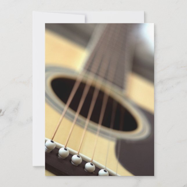 Photo de closeuse de guitare acoustique (Devant)
