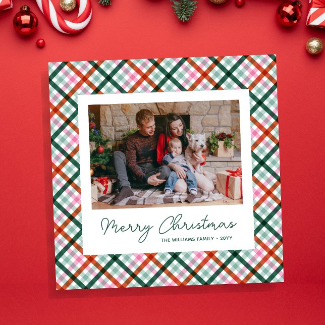 Photo de famille Carte de Noël Joyeux moderne (Merry Christmas script, family photo, modern gingham pattern. Christmas card in red green mint pink.)