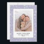 Photo de famille Carte de Noël traditionnelle<br><div class="desc">Avez-vous cherché un modèle do-it-yourself qui se coordonnera avec votre photo de Noël? Votre recherche est terminée. J'ai conçu ce modèle pour correspondre facilement et rapidement à n'importe quelle photo de neutre à orange vif. Pour commencer, j'ai choisi un motif arrière - plan très traditionnel pour encadrer votre photo et...</div>