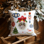 Photo de Noël colorée Coussin décoratif<br><div class="desc">Coussin de photos décoratives de Noël coloré. Cliquez sur Personnaliser pour modifier votre nom et votre photo. Un cadeau parfait pour grand-parent ou comme décor de maison de Noël.</div>