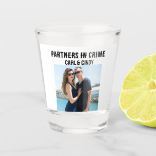 PHOTO DE PARTENAIRES EN VERRE DANS CRIME FUNNY