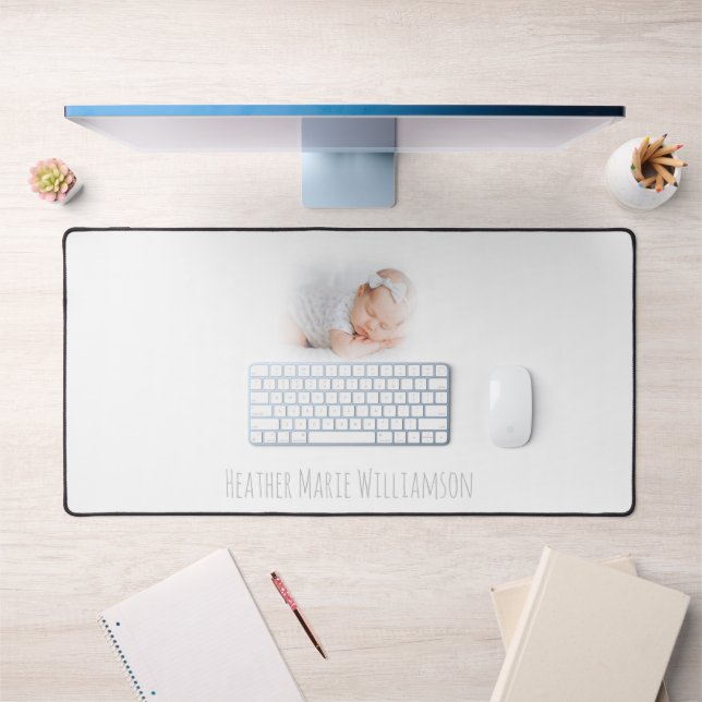 Photo et nom de bébé rêveux et flou (Bureau 1)