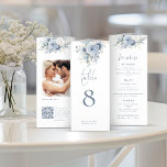 Photo Florale Bleue QR Triplé Mariage Menu Table N<br><div class="desc">REMARQUE IMPORTANTE : Ce triplé est fourni à plat, SANS présélection. Tu vas le plier toi-même. Pour vous aider à plier avec précision, des directives sont imprimées sur le dos pour les trois panneaux, plus un panneau extra fin sur le côté droit pour que vous appliquiez la colle pour coller...</div>