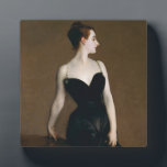 Photo John Singer Sargent Madame X Plaque<br><div class="desc">Plaque de John Singer Sargent Madame X. Peinture à l'huile sur toile de 1883. Le peintre américain John Singer Sargent était un maître du portrait édouardien. Madame X est l'une de ses oeuvres les plus évocatrices. Le tableau représente Madame Pierre Gautreau dans une robe noire sans manches debout près d'une...</div>