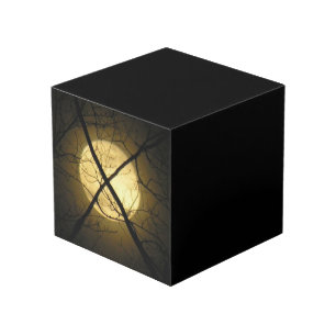 PHOTO LE CUBE - CARACTÈRE - X MARQUE L'EMPLACEMENT