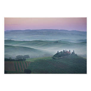 Photo Lever de soleil rose sur une impression de paysage