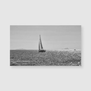 Photo moderne cool d'un voilier en été