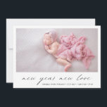 Photo moderne Cute Faire-part de naissance de vaca<br><div class="desc">Carte de faire-part de naissance de vacances moderne avec un design simple avec une photo horizontale de votre nouveau-né garçon ou fille avec "nouvel an nouvel amour" dans un script élégant et le nom et les statistiques de naissance du bébé ci-dessous. Le dos a une deuxième image et votre message...</div>