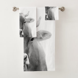 Photo noire et blanche de vache