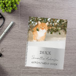 Photo personnalisée chat animal argent<br><div class="desc">Un arrière - plan faux argenté. Personnalisez et ajoutez votre année,  nom et texte. Le nom est écrit en noir avec un grand script de style à la main moderne.</div>