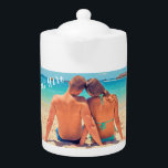 Photo personnalisée personnalisée et théière de te<br><div class="desc">Teapots photo et texte personnalisés - Votre propre design - Spécial - Famille personnalisée / Amis ou Cadeau Teapot personnel - Ajouter votre texte et photo - Redimensionner et déplacer ou supprimer et ajouter des éléments / image avec l'outil de personnalisation. Choisissez / ajoutez votre police / couleur / taille...</div>