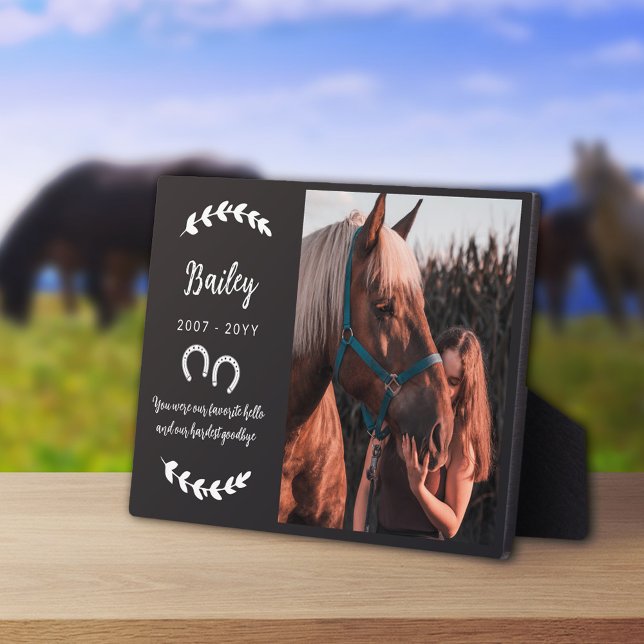 Photo Plaque commémorative de cheval en verdure de fers  (Créateur téléchargé)