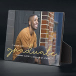 Photo Plaque de graduation de couleur de couleur à écrir<br><div class="desc">Grand gardien de se souvenir de cette étape spéciale dans la vie. Couleur Arrière - plan peut être customisée en ligne! Les articles correspondants peuvent être trouvés sur notre site Web : www.berryberrysweet.com ou sur demande.</div>