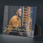 Photo Plaque de graduation de couleur de couleur à écrir<br><div class="desc">Grand gardien de se souvenir de cette étape spéciale dans la vie. Couleur Arrière - plan peut être customisée en ligne! Les articles correspondants peuvent être trouvés sur notre site Web : www.berryberrysweet.com ou sur demande.</div>