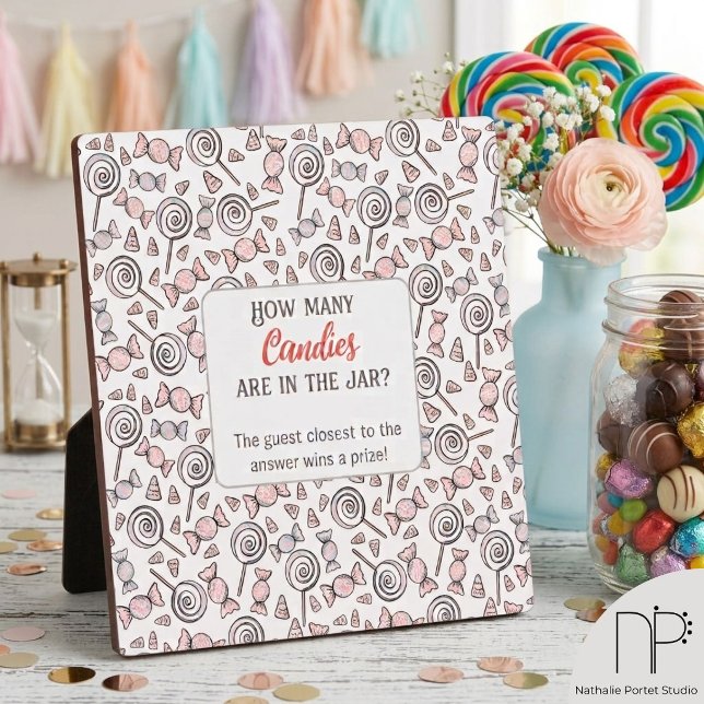 Photo Plaque de jeu de devinette de bonbons (This Candy Guessing Game Plaque features hand-drawn candies on white, perfect for party activity fun)