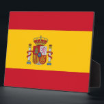 Photo Plaque du drapeau espagnol<br><div class="desc">Améliorez votre décor avec cette plaque distinguée représentant le drapeau de l'Espagne ! Réalisée avec une attention minutieuse aux détails, cette plaque est plus qu'un simple objet décoratif, c'est une célébration du patrimoine espagnol et de la fierté nationale. Le design présente fièrement le drapeau emblématique de l'Espagne, avec ses rayures...</div>
