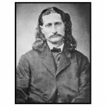 Photo Sculpture Marshal Wild Bill Hickok Old West Gunfighter<br><div class="desc">James Butler Hickok, plus connu sous le nom de Wild Bill, était une figure légendaire de l'American Wild West. Né en Illinois en 1837, il grandit dans une période d'expansion rapide vers l'ouest, et sa vie devint le reflet de l'esprit d'aventure et d'anarchie de cette époque. - La vie de...</div>