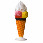 Photo Sculpture sculpture en amusement de cornet de crème glacée,<br><div class="desc">grande sculpture colorée en cornet de crème glacée.  grande idée de cadeau pour des enfants,  enfants,  amants de crème glacée</div>