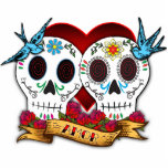 Photo Sculpture Sculpture en crânes d'amour/gâteau Topper<br><div class="desc">Cette sculpture en photo de crânes d'amour est l'idée parfaite pour un haut de forme de gâteau de mariage ou un cadeau de Saint-Valentin ! Calaveras sont entourés par des roses de style de tatouage. La bannière lit "Amor".</div>