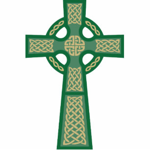 Photo Sculpture Sculpture verte en photo de croix celtique
