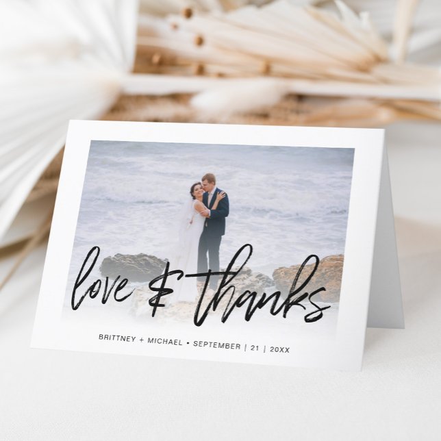 Photo simple à la main Amour & Merci blanc (A simple and elegant way to say thank you with a personal touch by adding a wedding photo.)