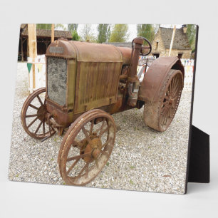 Photo tracteur vintage rouillé Plaque