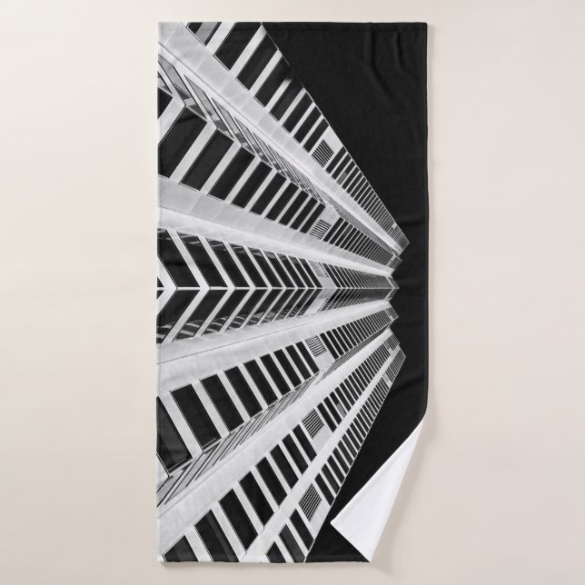 PHOTOGRAPHIE D'ANGLE FAIBLE DU BÂTIMENT DE HAUTE A (Serviette de bain)