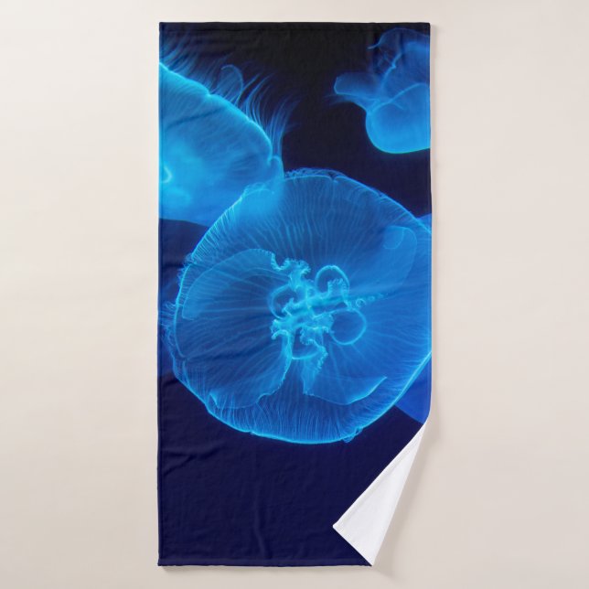 PHOTOGRAPHIE DE CLOSEUP DE SWARM DE JELLYFISH (Serviette de bain)