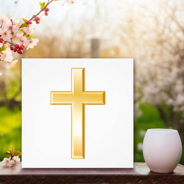 Photographie de la Croix-chrétienne (This gold cross serves as a reminder of Christian religious beliefs and spiritual devotion. )