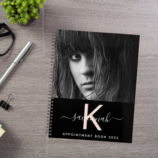 Photographie de pêche noire monogramme 2026 (Créateur téléchargé)