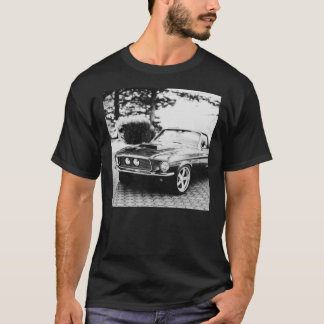 Photographie de voiture noir et blanc T-shirt clas