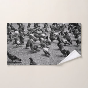 Photographie noire et blanche de beaucoup de