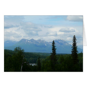 Photographie panoramique de la chaîne de montagnes