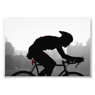 Photographie Urbaine en Noir et Blanc de Cycliste