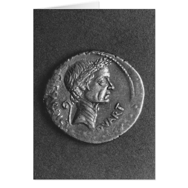 Pièce de monnaie avec un portrait de Jules César (Devant)