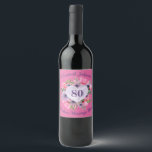 Pink 80th Birthday Wine Bottle Étiquette<br><div class="desc">Vous cherchez un cadeau d'anniversaire amusant pour une femme de 80 ans? Célébrez dans le style avec une bouteille de vin personnalisée de quatre-vingts ans! Ajoutez son nom au-dessus du coeur floral, et tout message de votre choix en dessous. Il suffit de peler et de coller le étiquette imperméable sur...</div>