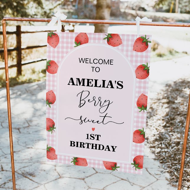 Pink En vichy Berry Sweet 1er anniversaire Affiche (Modern pink and red our berry sweet 1st birthday welcome sign strawberries and pink gingham pattern)