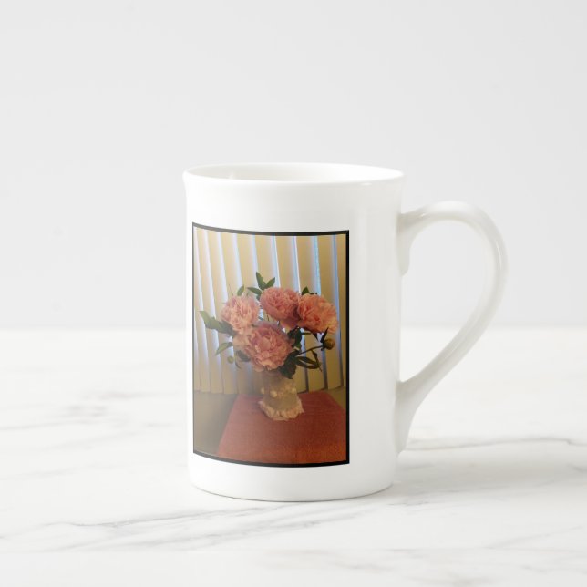 Pink Peony Bouquet Bone China Mug (Droite)