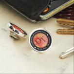 Pin's Élégant 2ème 29ème anniversaire de Mariage Garnet<br><div class="desc">Célébrez leur 2e ou 29e anniversaire de mariage de grenat avec style avec cette épingle de lapin commémorative! Un élégant lettrage noir et blanc avec des confettis hexagonaux dorés sur un arrière - plan orange rougeâtre ajoute une touche mémorable à cette occasion spéciale et à cette étape importante. Personnalisez avec...</div>